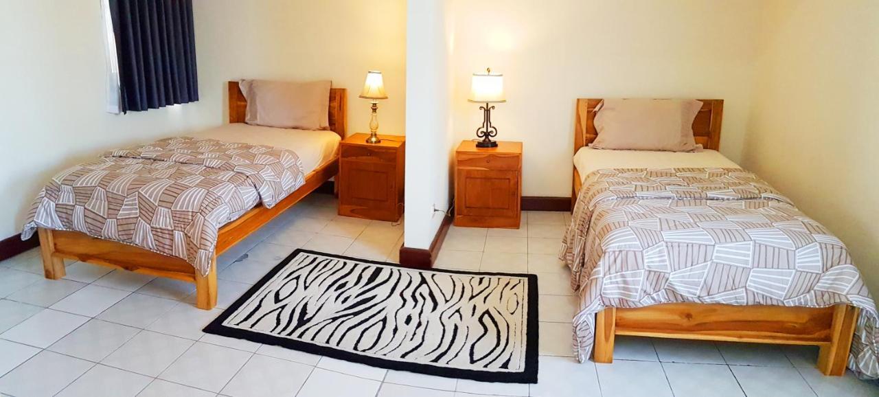 Joglo Villa Bali Penatih Eksteriør billede
